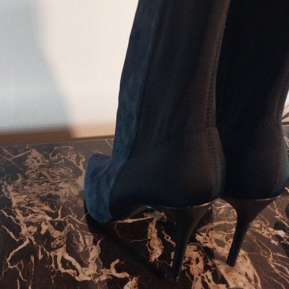 Charles by Charles David Over-the-Knee, Thigh High boots C236/DR2120 - Picture 4 of 16